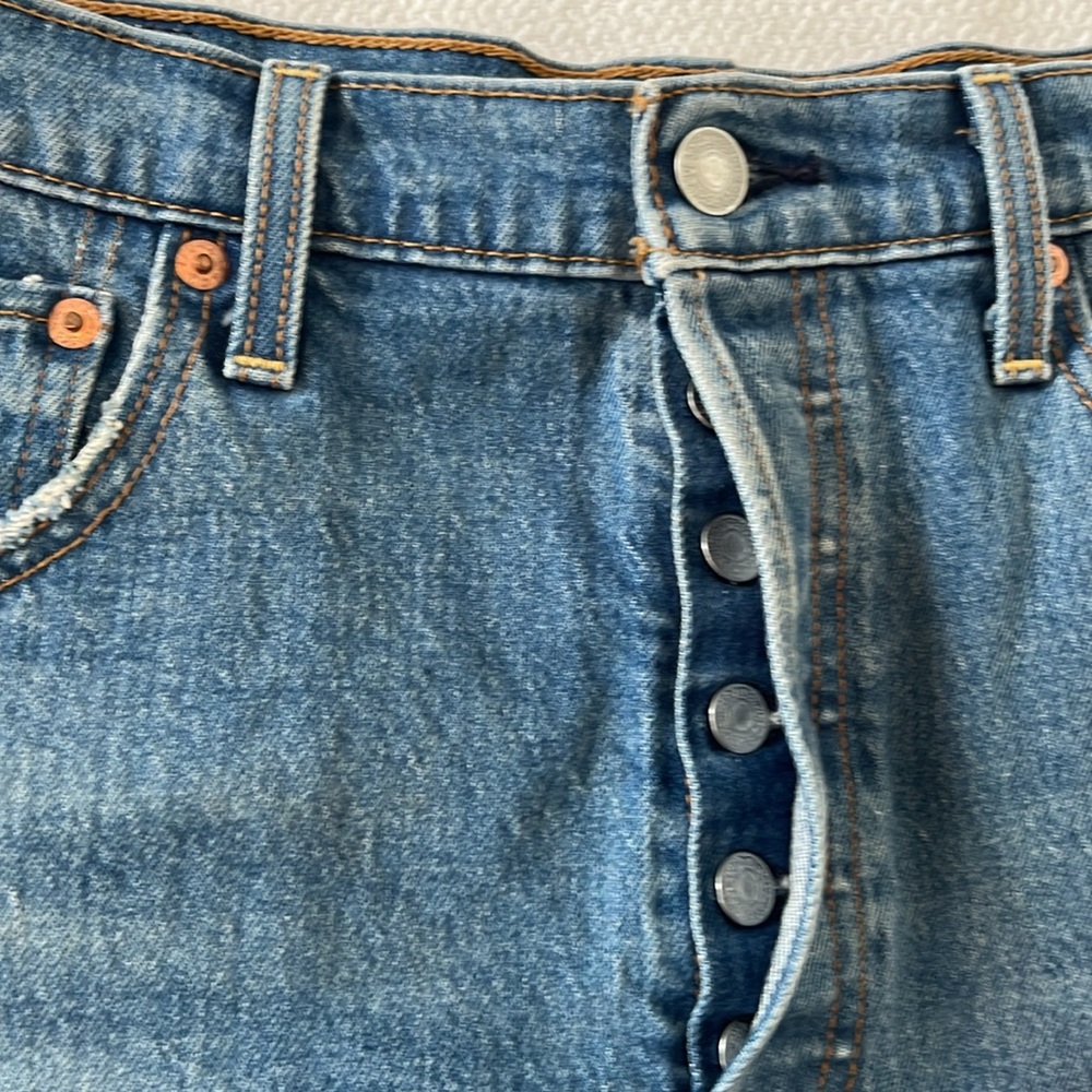 Levi’s Cutoff Ribcage High Rise Jean Shorts Size 31 - Picture 2 of 5